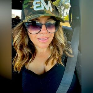 Meet your Posher, Monique